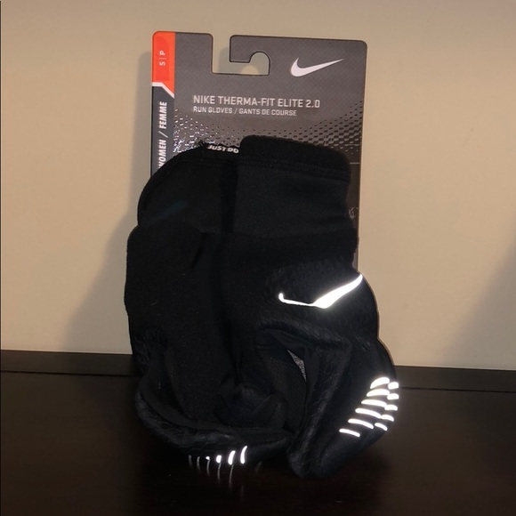 nike therma gloves